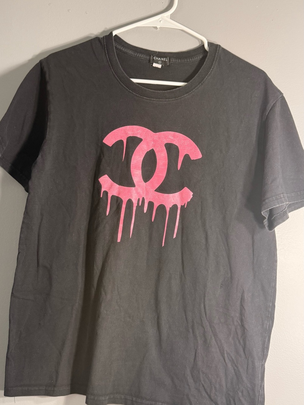 CHANEL Black Kids Tee with Pink Drip Logo